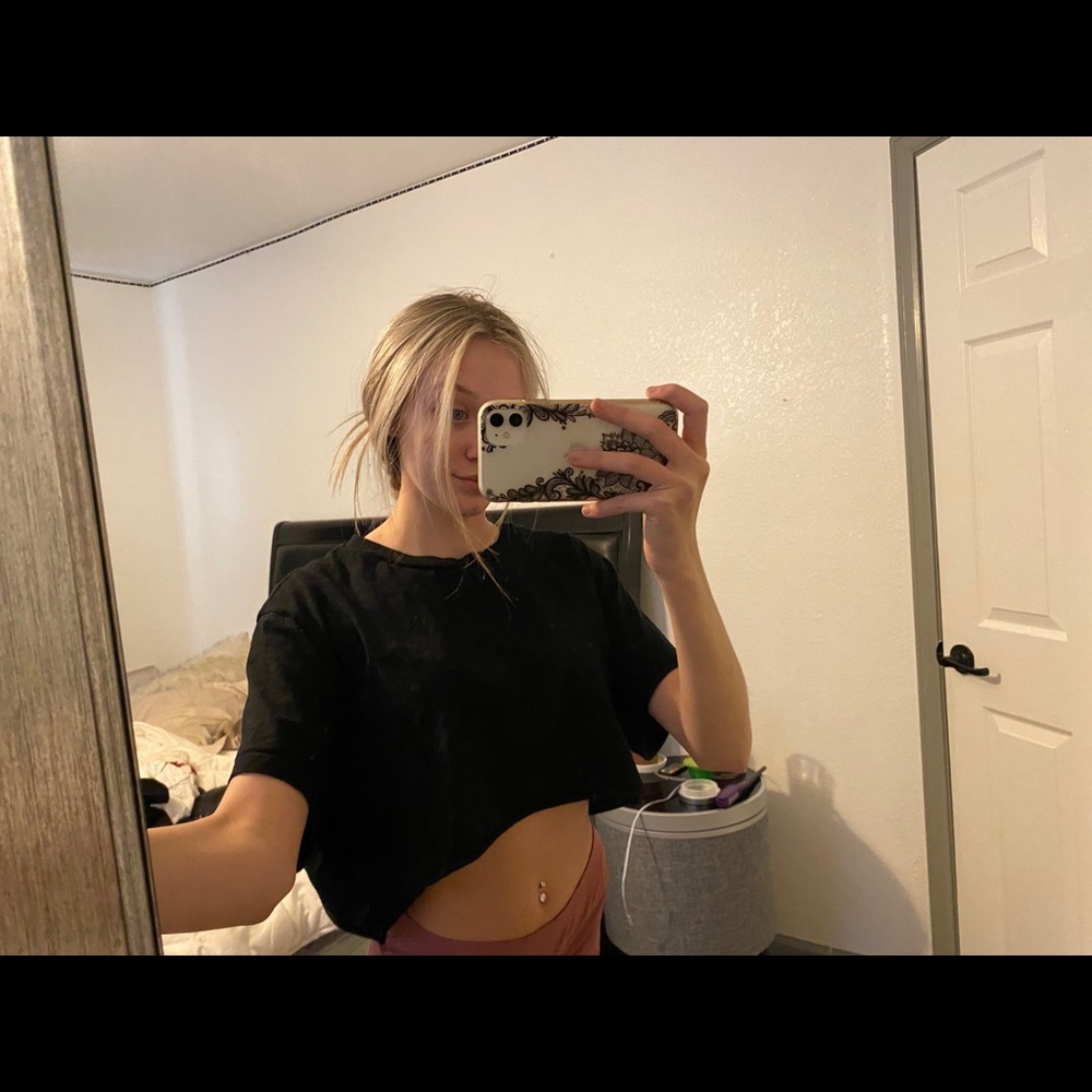 cropped black tee